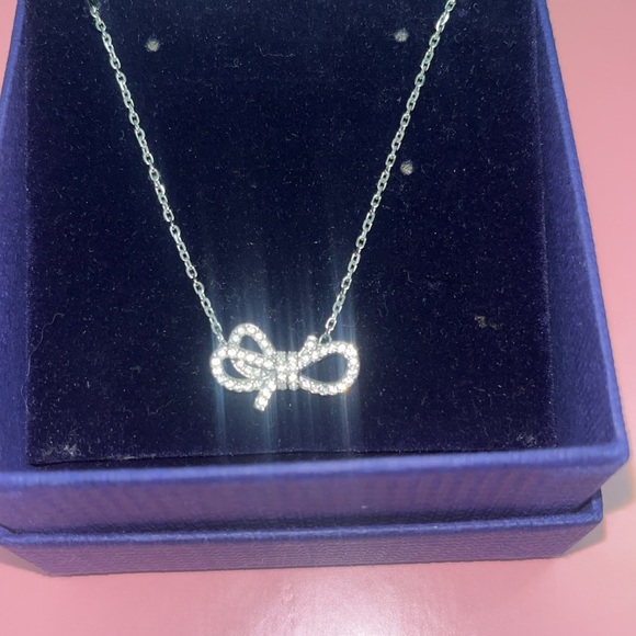 Swarovski bow necklace - Picture 7 of 7